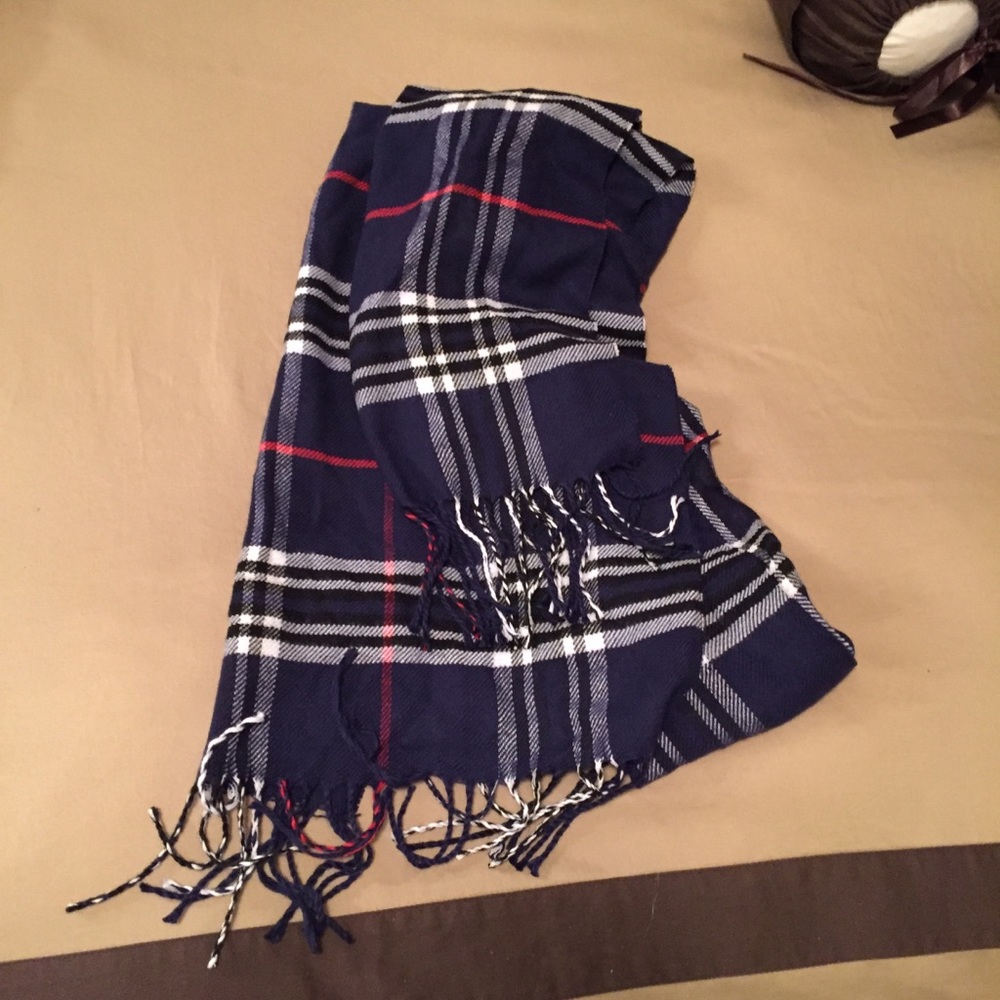 NWOT. Cashmere plaid Scarf